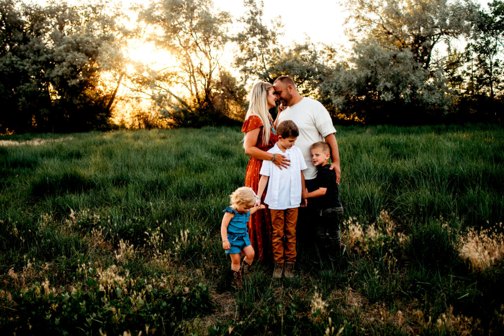 Utah family photos in a field in the summer